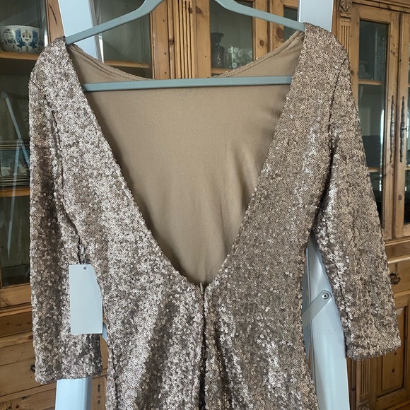 NWT Tobi sequin, bodycon mini dress, gold size S - Picture 4 of 13